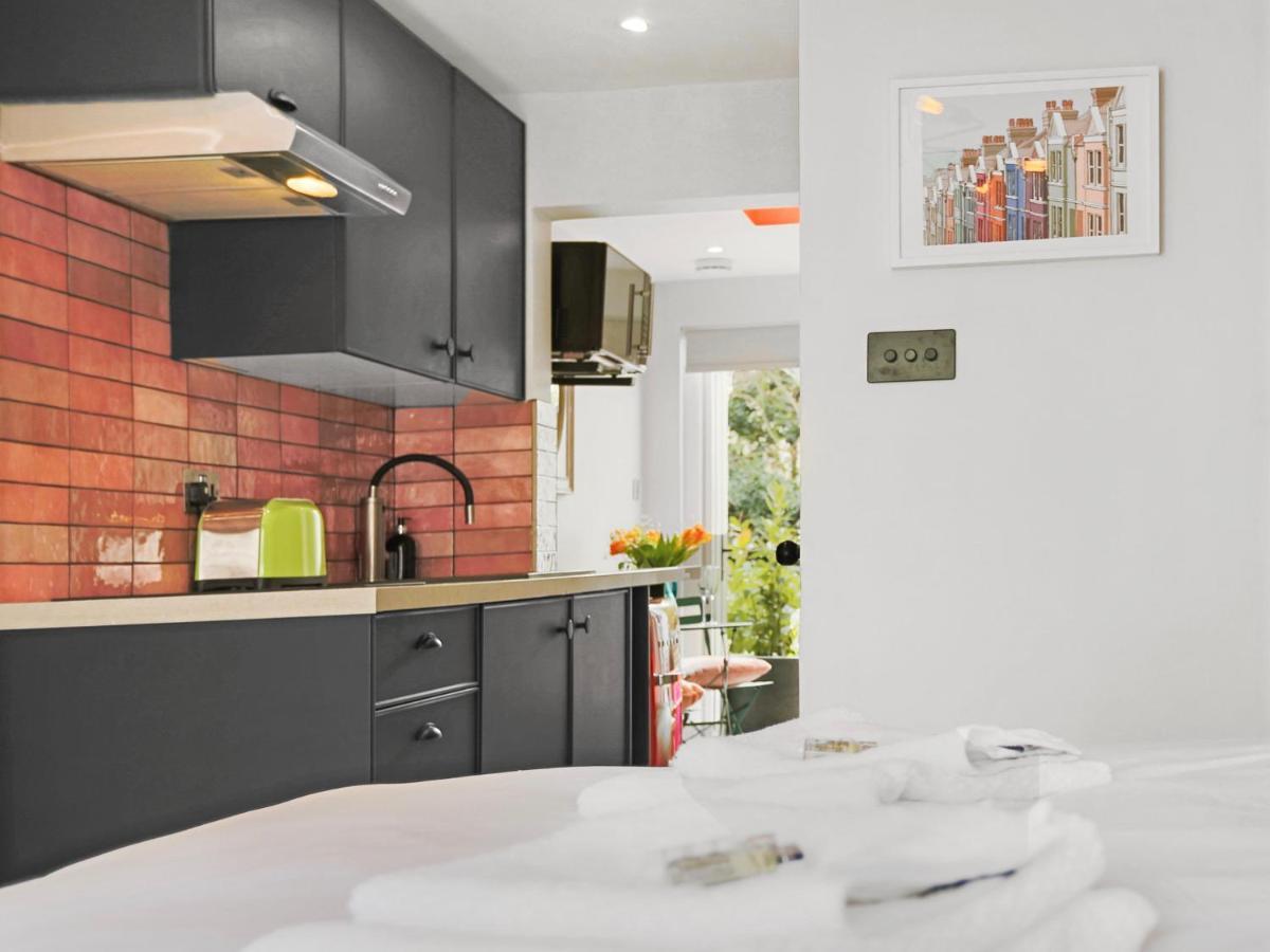 Tiny House With Parking & Patio By Cool Bloo Apartment *
